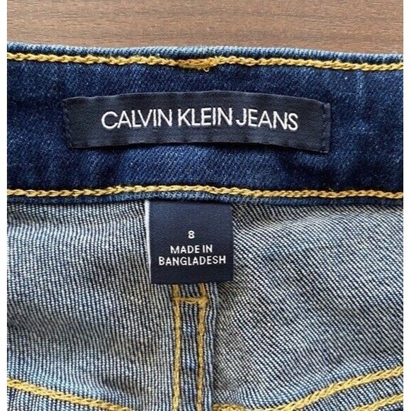 Calvin Klein Womens Bermuda Dark Wash Blue Stretch Denim City Short Size 8 EUC - Picture 5 of 11
